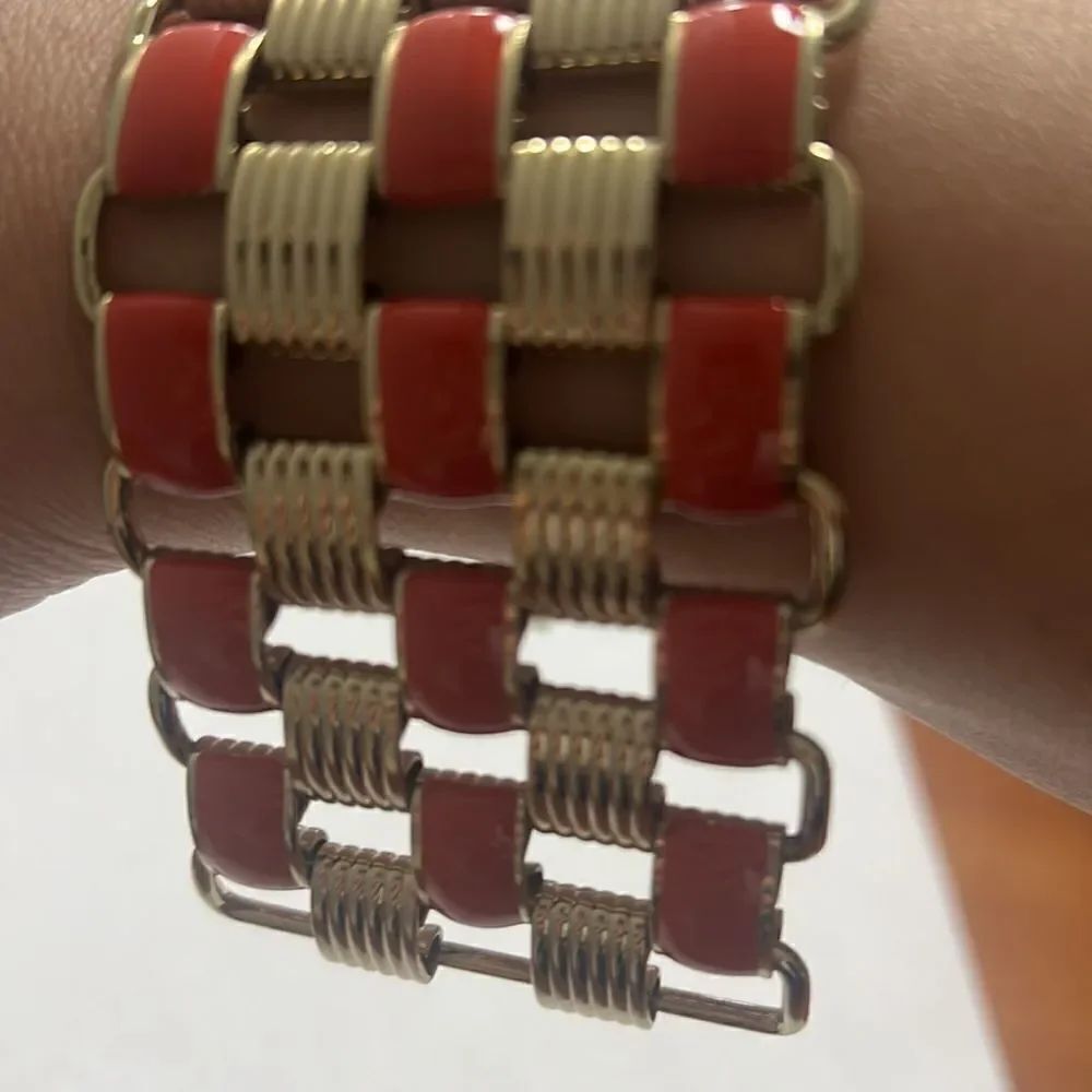 🎉1 hr sale🎉Cache bracelet 🧡 - Picture 6 of 7